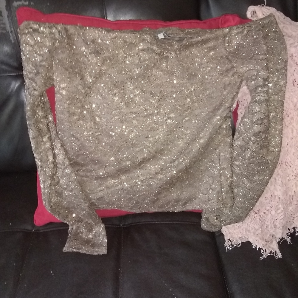 Clothes - Picture 2 of 8